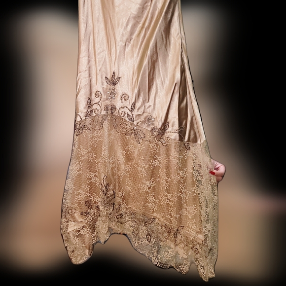 Dress - Picture 2 of 2